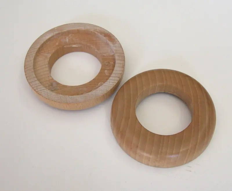 10pz ANELLO ARREDO VERO LEGNO FAGGIO DIAM.85X18H FORO 46 MM TRASPARENTE USATO.
