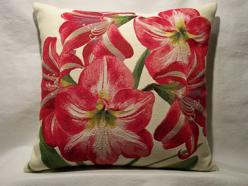 Amaryllis Pillow Tapestry