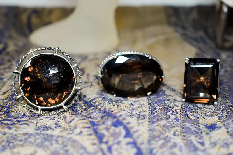 anello in argento e topazio fumè