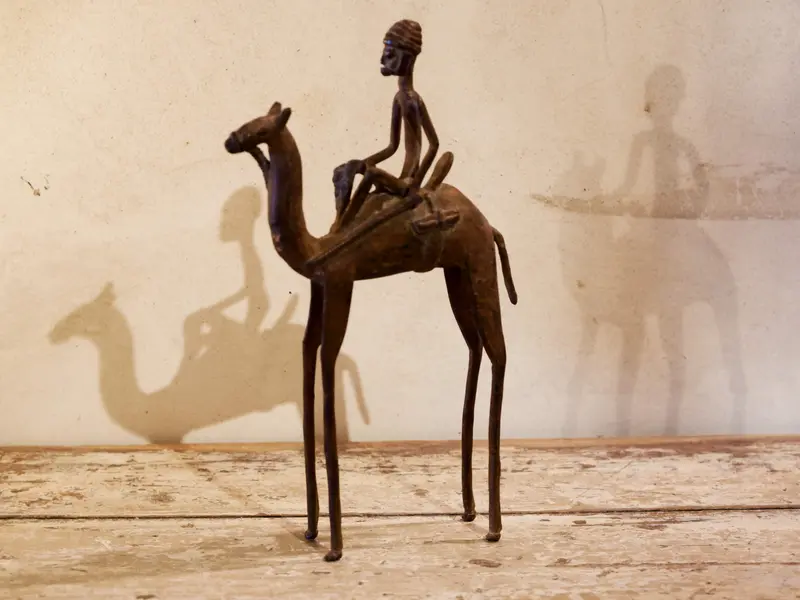 Antica statua cammello Mali cod.BR062