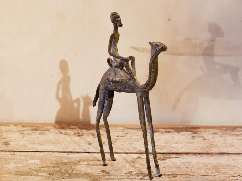 Antica statua cammello Mali cod.BR063