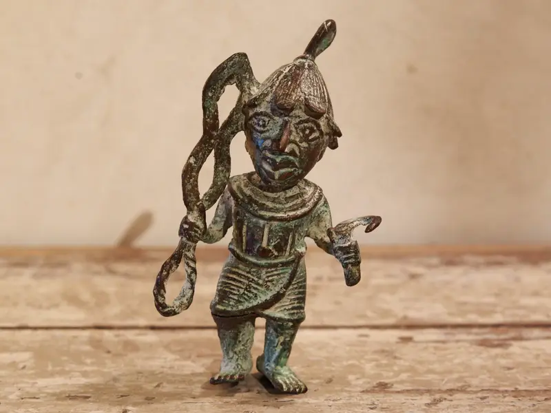 Antica statua guerriero Benin     cod.BR304
