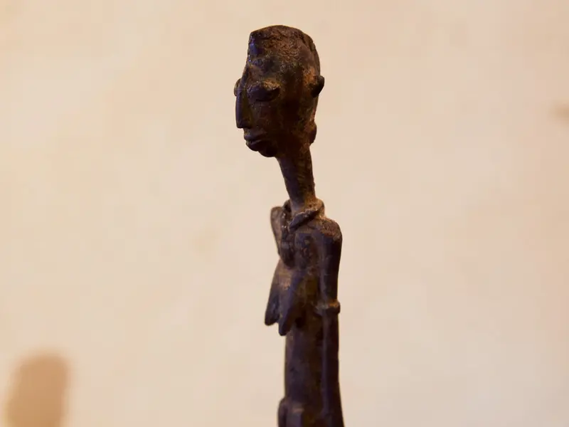 Antica statua Mali cod.BR050