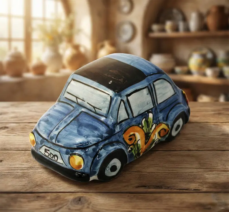 Auto 500 in ceramica siciliana di caltagirone realizzata e decorata a mano