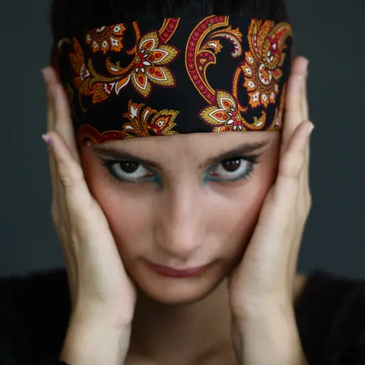 Bandeau in Pura Seta disegno paisley colore nero. Cod 630