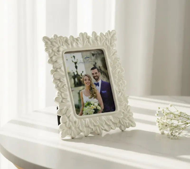 Bomboniera matrimonio portafoto elegante in porcellana decorato bianco harmony PRMT21364