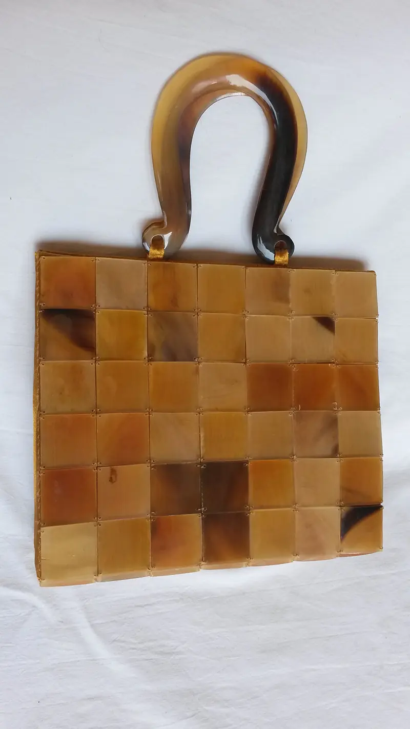 Borsa a placche in corno