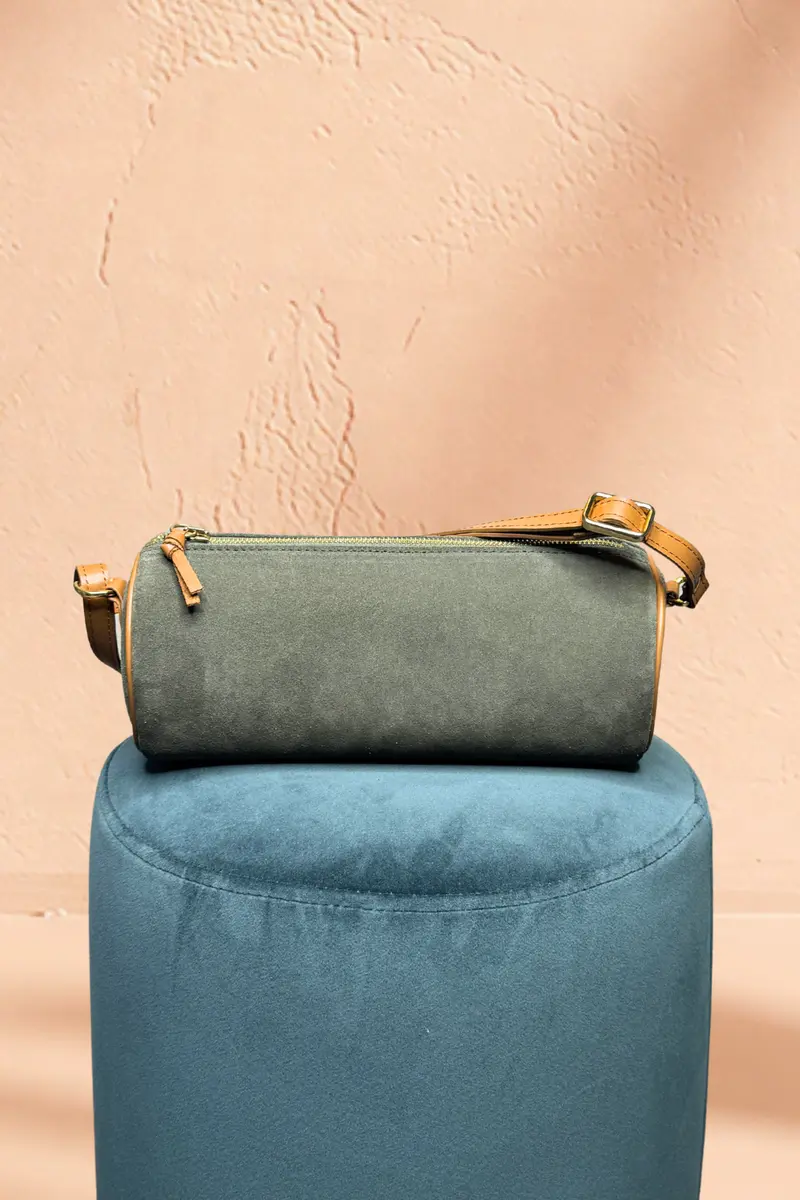 BORSA ODETTE in camoscio verde salvia e pelle biscotto