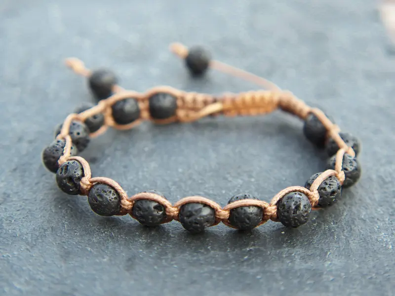 bracciale con pietra lavica     cod.BRAC6