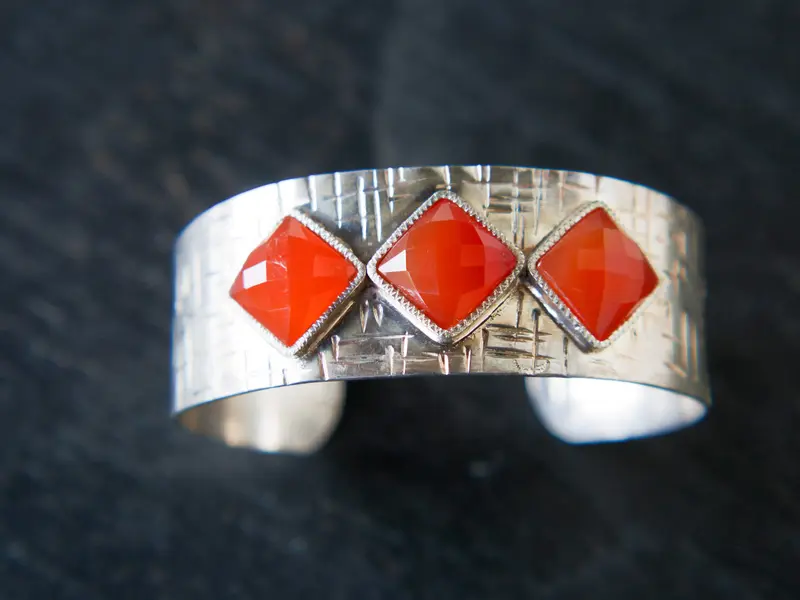 bracciale in argento e corniola     cod.BRACC33