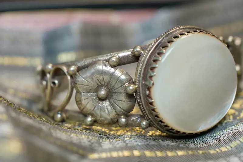 bracciale indiano in argento e madreperla