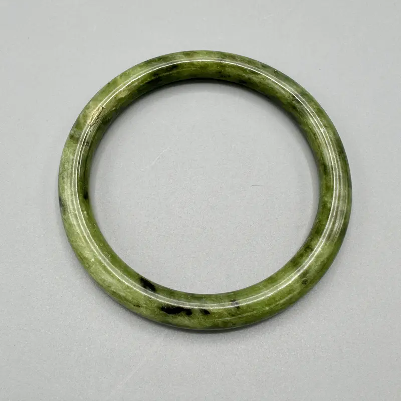 Bracciale tondo in giada Oriente 1970 ca