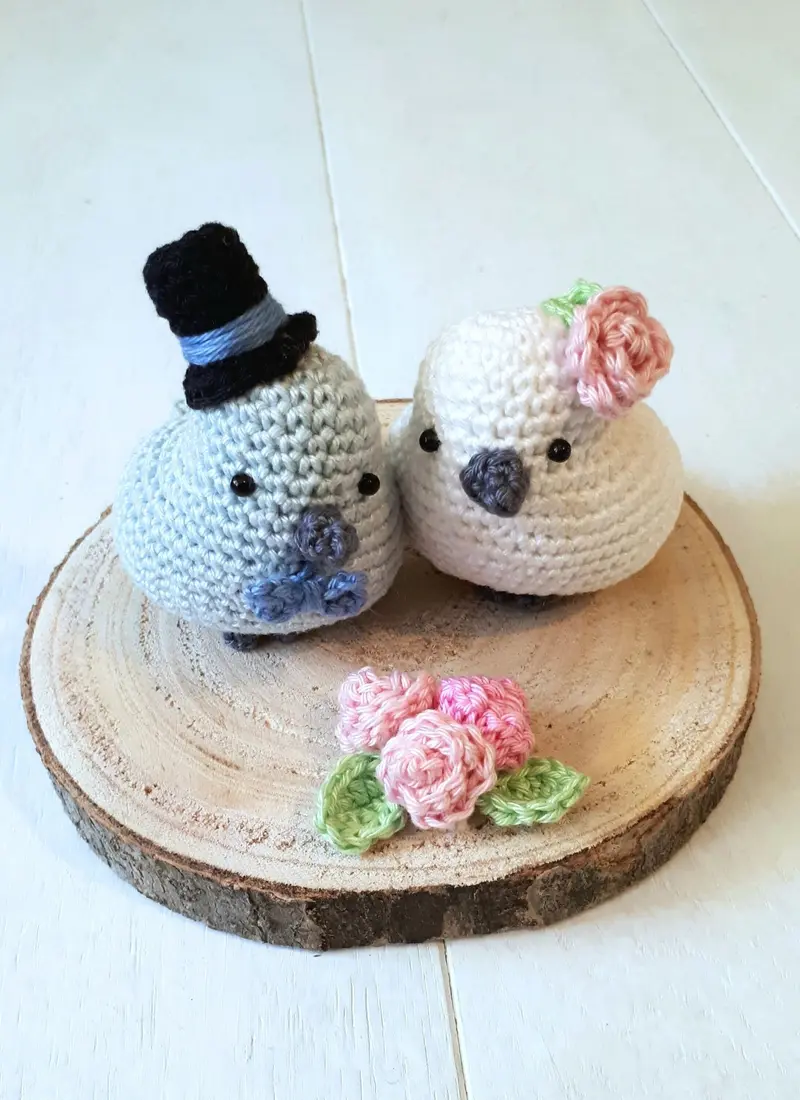 Bride and groom birds on wood decoration, birds cake topper wedding gift
