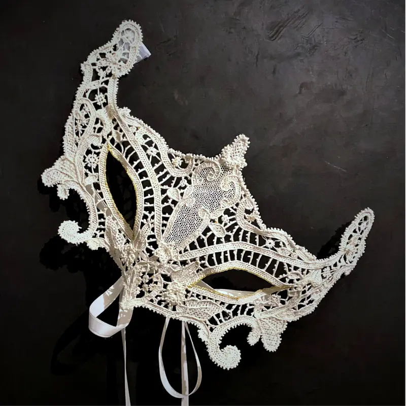 BURANO LACE MASK