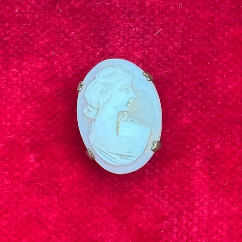 Cammeo figura femminile montatura bottone Italia 1920 ca