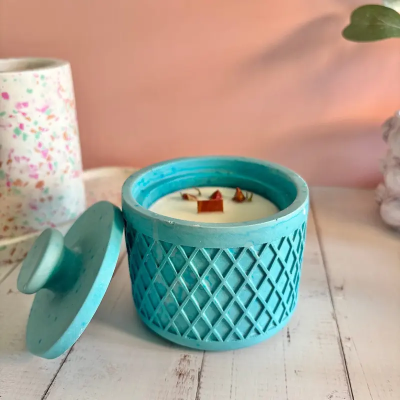 Candela artigianale con coperchio PomPom - Blu - Aqualume