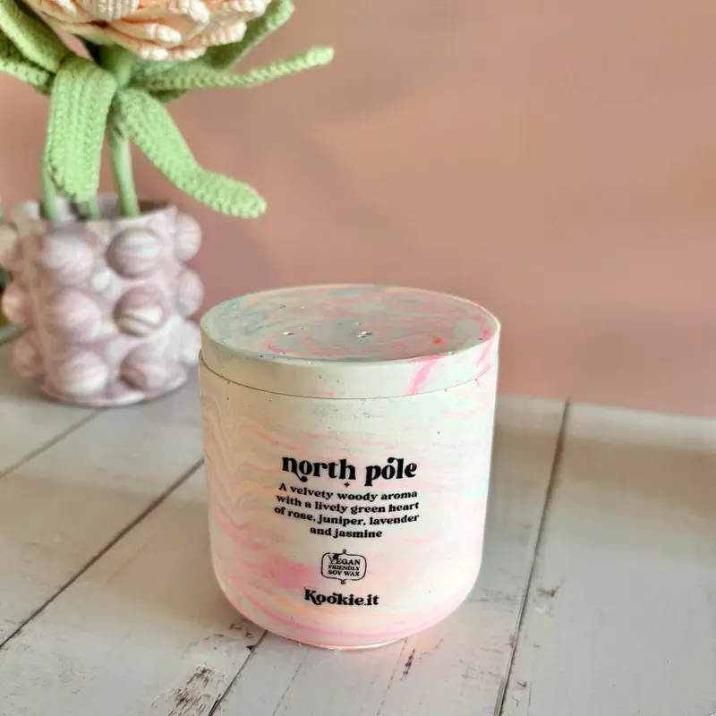 Candela artigianale con coperchio - Rose Neon - North Pole