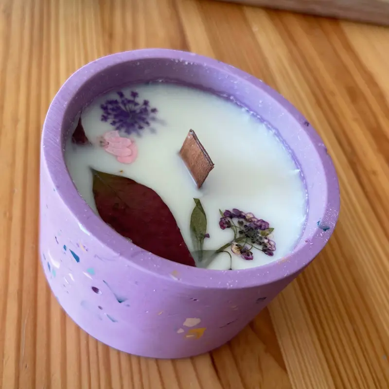 Candela e vasetto in eco resina fatto a mano