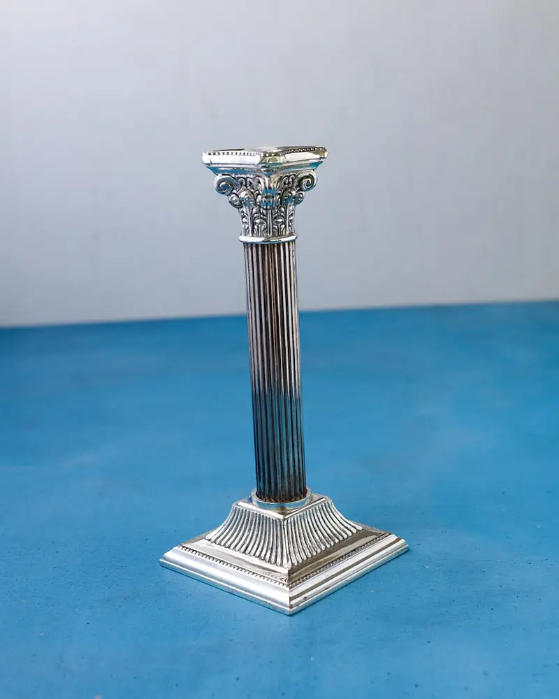 Candeliere forma a colonna placcato argento