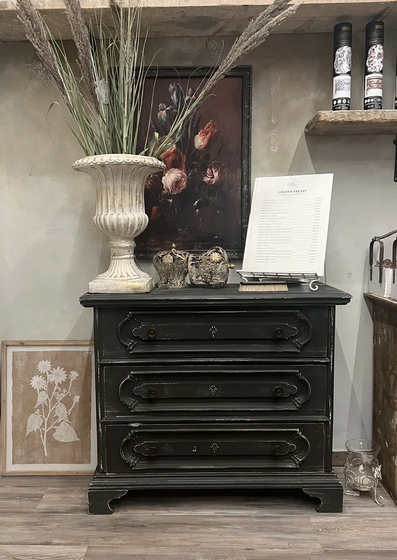 Cassettiera piccola in patina nera
