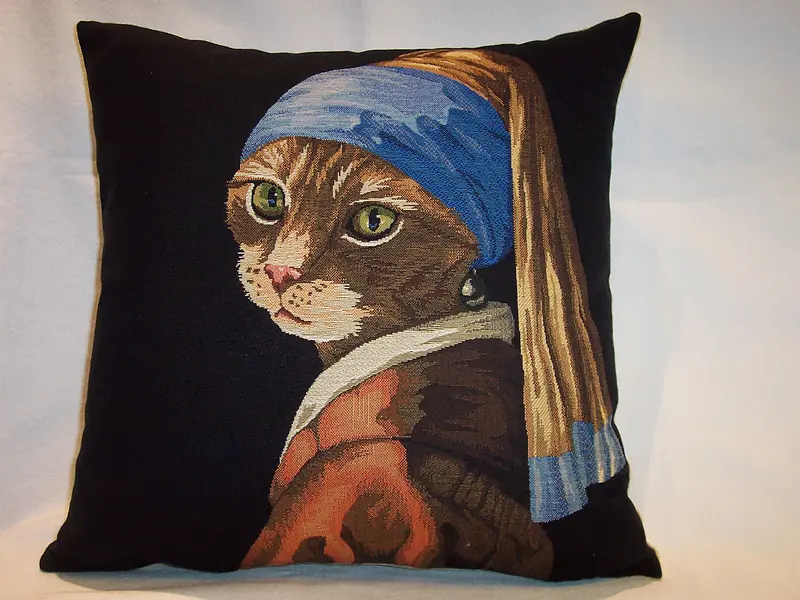 CAT PILLOW TAPESTRY