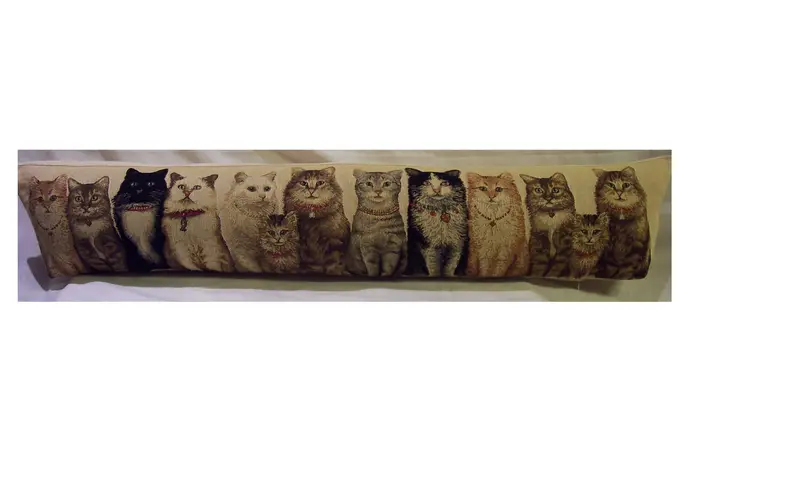 CAT PILLOW TAPESTRY