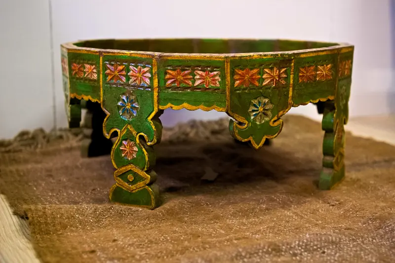 Chakki / Macina Indiana Dipinta in Teak (Tavolino o Portapiante)
