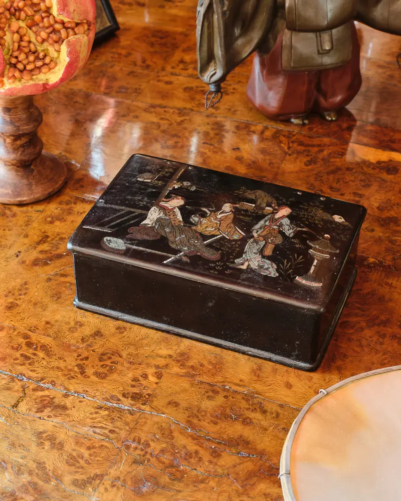 Chinoiserie Papier-Mâché & Lacquer Box