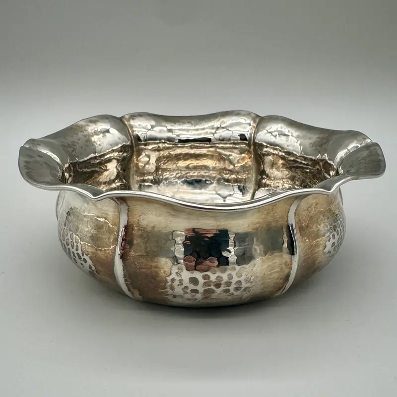 Ciotola Cassetti Firenze ricurva placcata argento martellata a mano 1990 ca