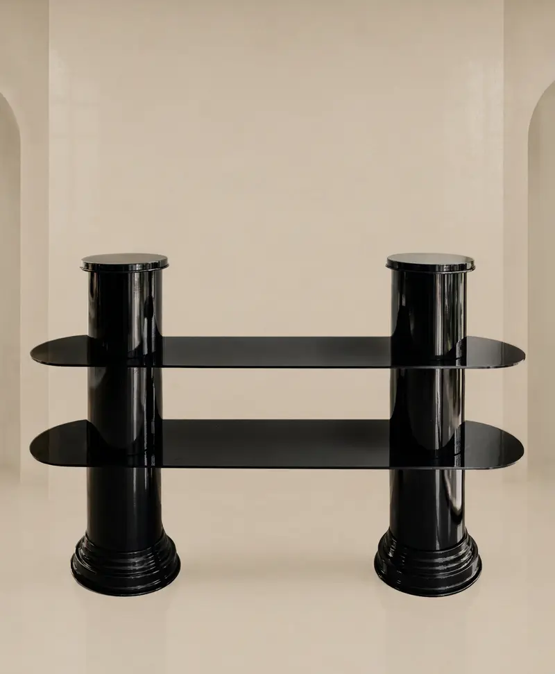 Consolle Scultorea in Alluminio Verniciato Nero Lucido