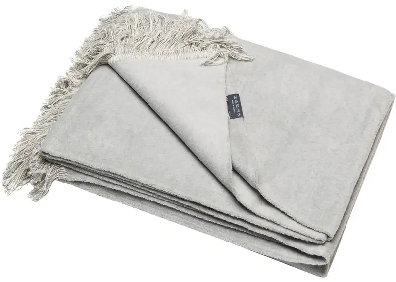 Coperta con frange grigia