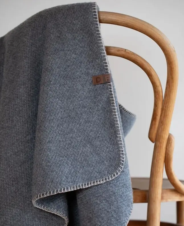 Coperta in lana Grigia scura
