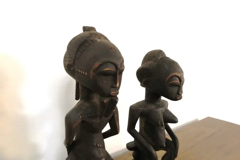 coppia statue baulè africane