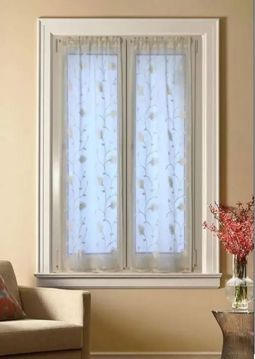 Coppia Tende Ricamate Su Misura per Finestra e Porta | Larghezza 65 cm | Lunghezza Personalizzata | Colori Bianco, Grigio, Rosa | Art. 517