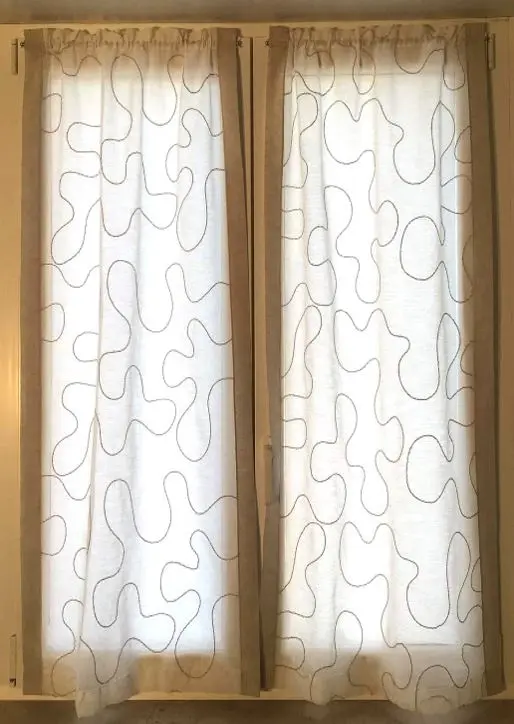 Coppia tendine ricamate-tende per finestra e porta confezionate -tende a vetro-tessuto effetto Lino-bianco/tortora-art.522