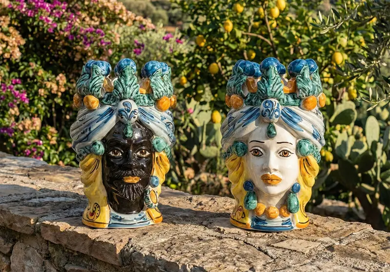 Coppia teste di moro in ceramica siciliana di Caltagirone h20cm art. blu siciliano