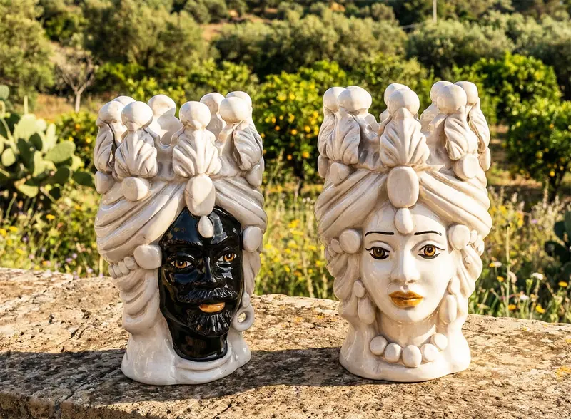 Coppia teste di moro in ceramica siciliana di Caltagirone h20cm art. fumè