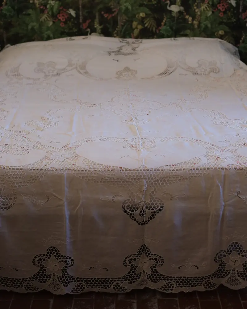 Copriletto in Lino con Pizzo di Burano fiore centrale – Anni '40
