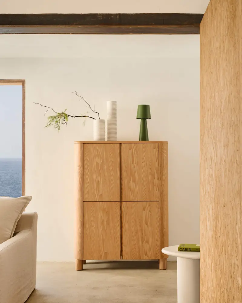 Credenza alta Salaya in compensato di frassino 100 x 134 cm
