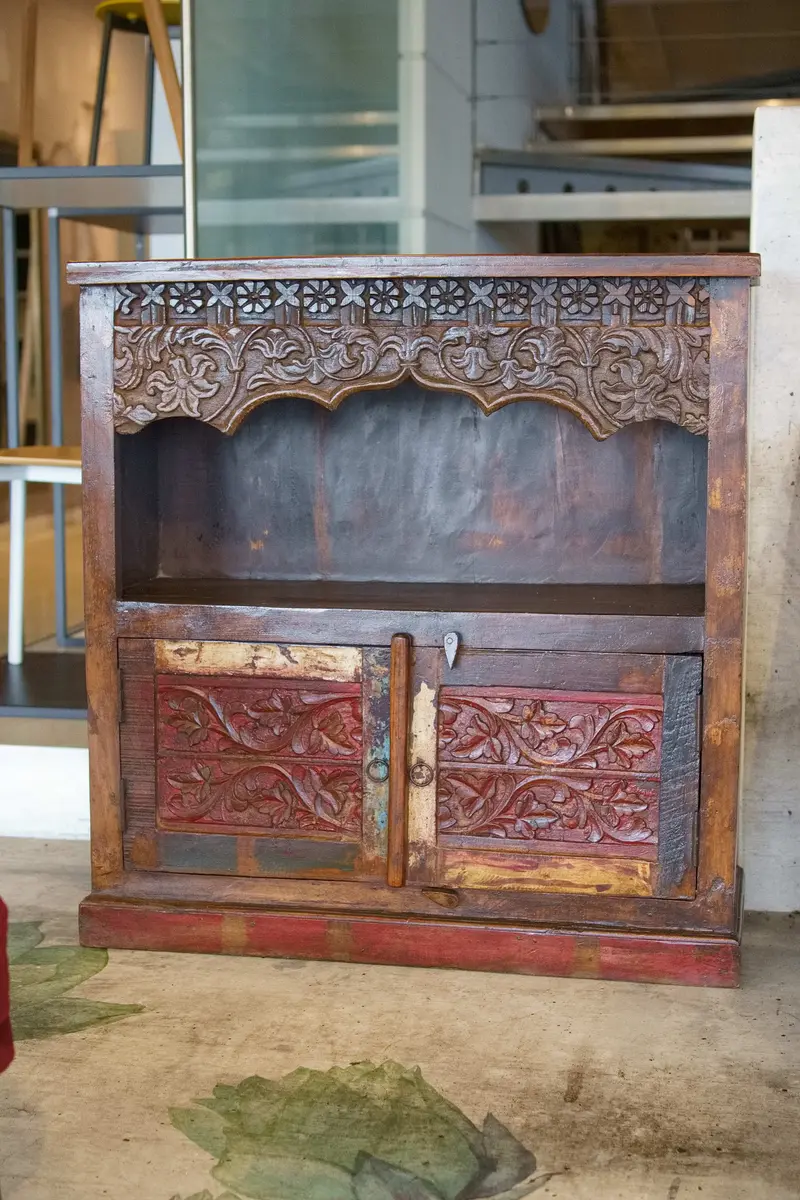 Credenza / Armadio Indiano Coloniale in teak laccato (da elemento architettonico antico)