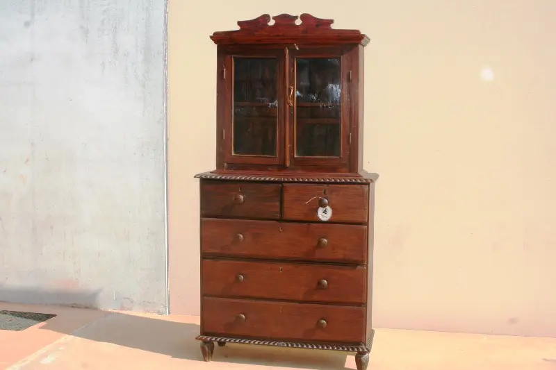 Credenza vetrina coloniale indiana in legno di teak massiccio - India Prima Metà Novecento