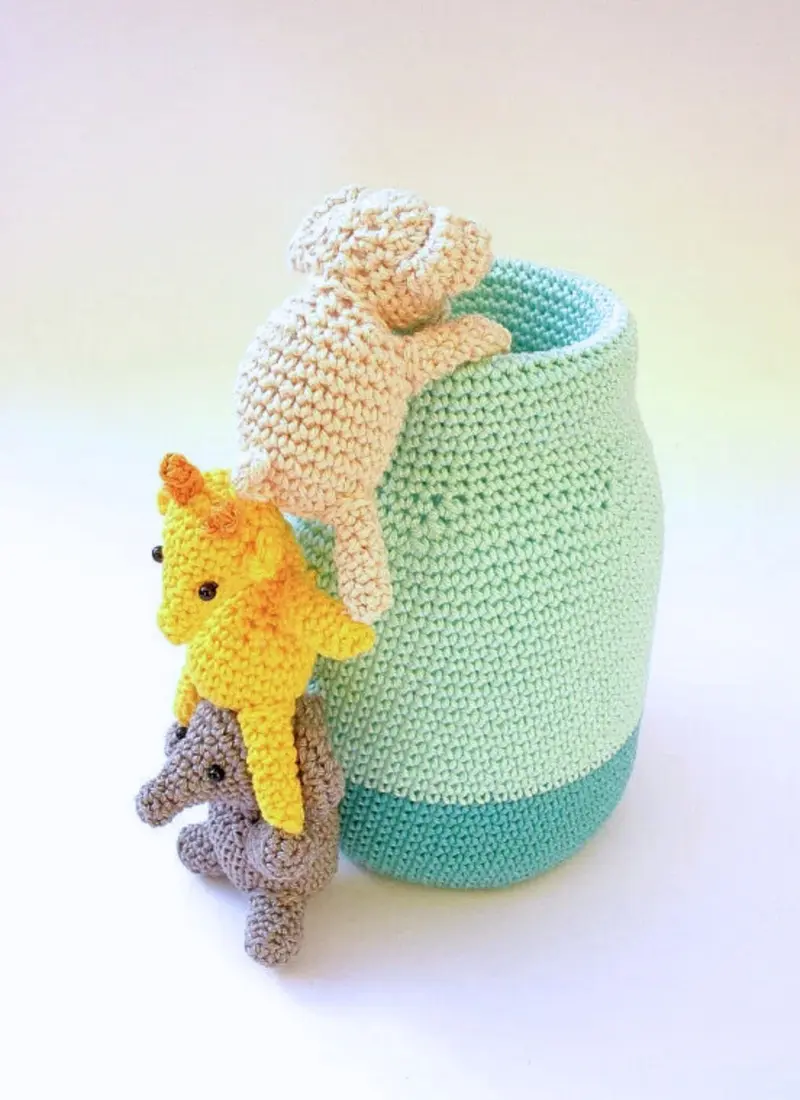 Crochet animals pencil holder