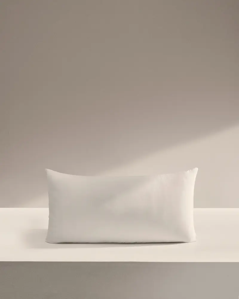 Cuscino Duca in piuma e piumino 70 x 40 cm prodotto in Spagna