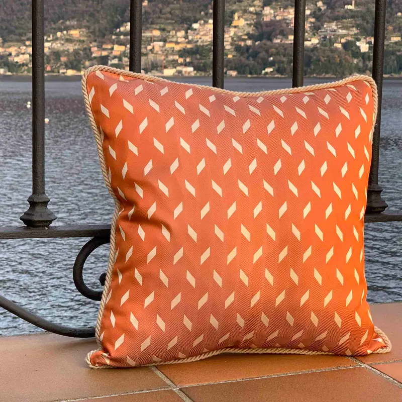 Cuscino in Seta Jacquard Cm 40X40 disegno geo colore Arancio Cod 472