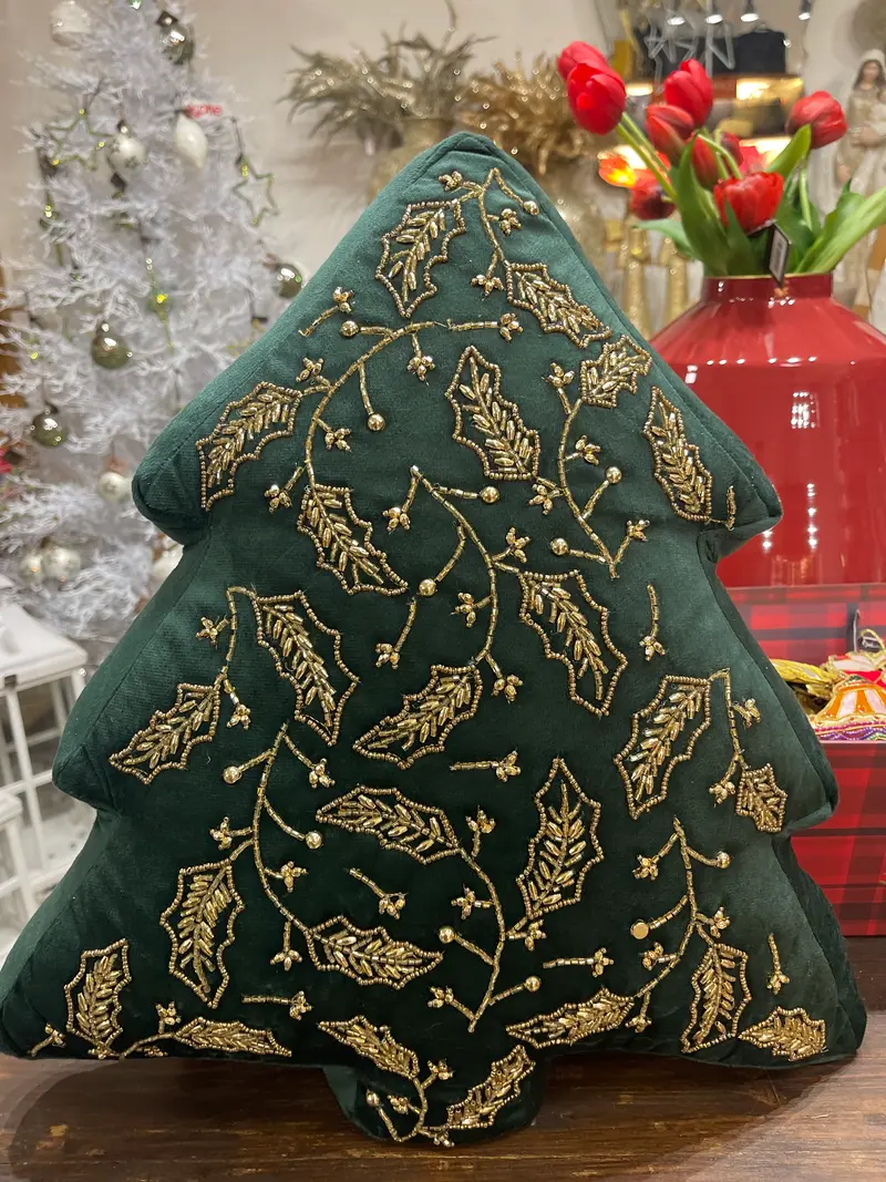 Cuscino scamosciato verde a forma di albero con perline