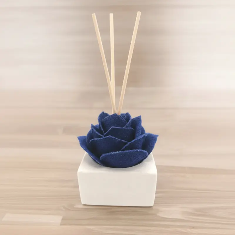 Diffusore Ambiente Rosa Raffinata in Sughero Blu – Elegante Profumatore Naturale