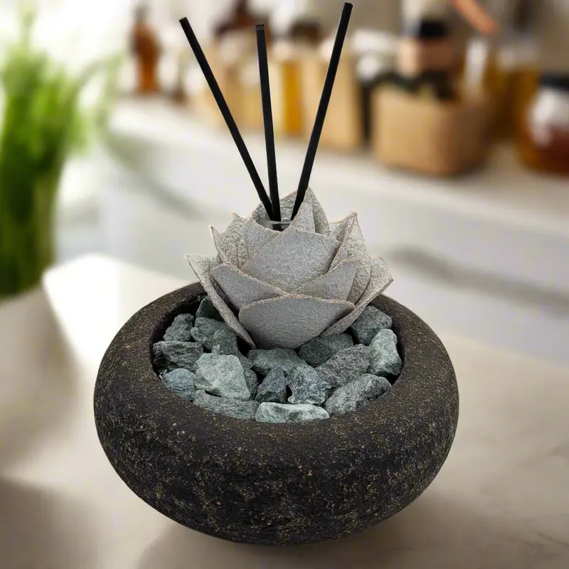 Diffusore Profumato per Ambienti Zen Nero – Rosa Bianca | Artigianale