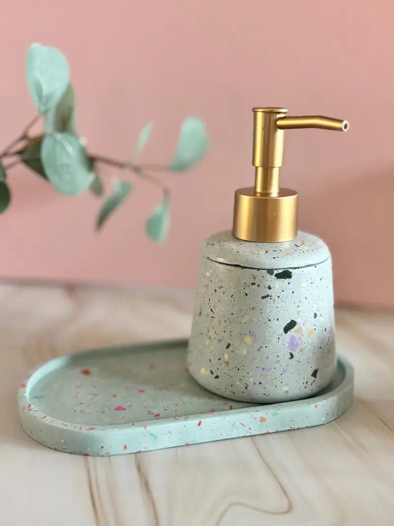 Dispenser di Sapone liquido in Eco-Resina - Color Salvia Terrazzo – Fatto a Mano