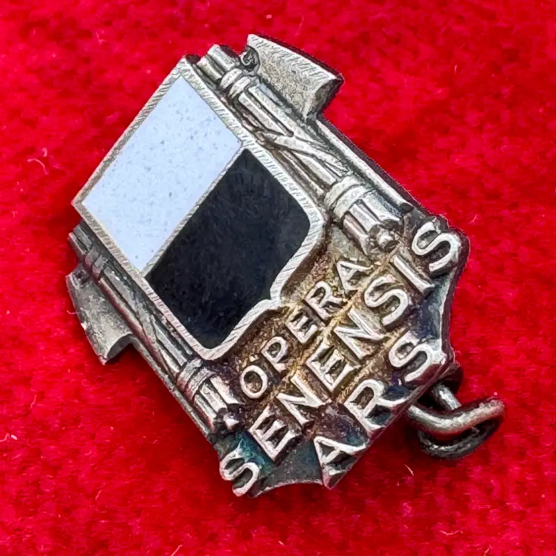 Distintivo Opera Senensis Ars Siena smaltato argento 800 1930 ca