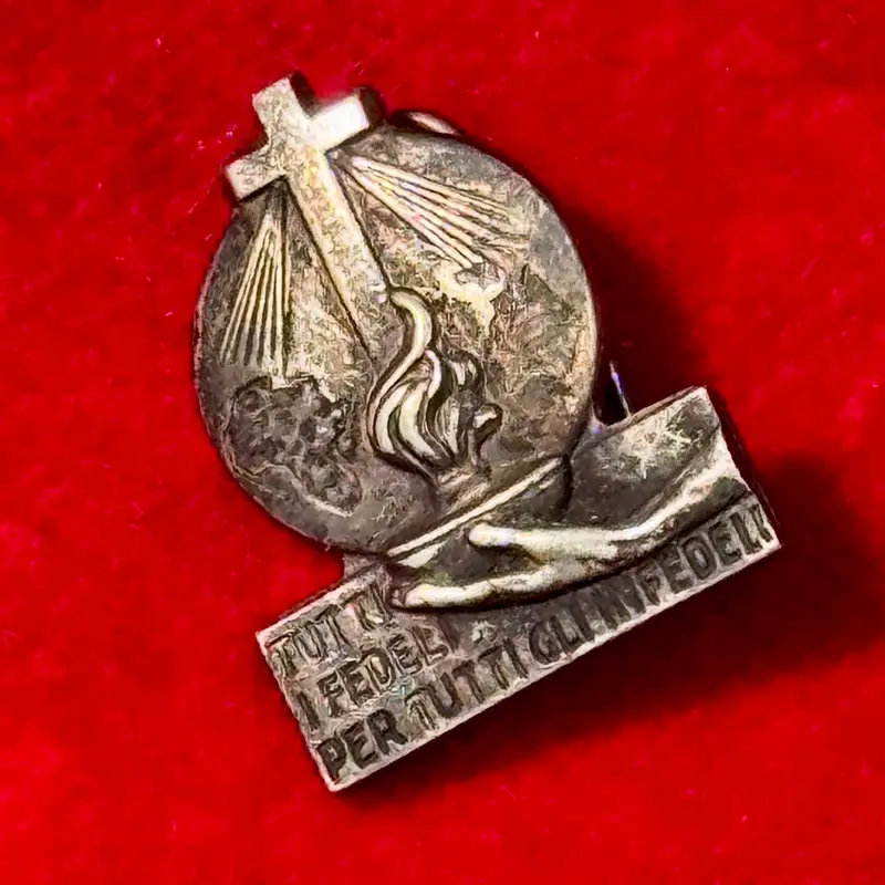 Distintivo "Tutti i fedeli per tutti gli infedeli" Picchiani Firenze 1930 ca